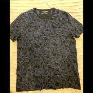 Men’s size large banana republic vintage t shirt navy and black